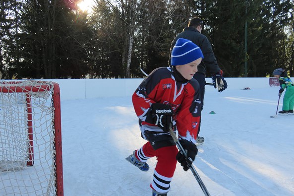 Što ima ljepše od hokeja na ledu obasjanog suncem?